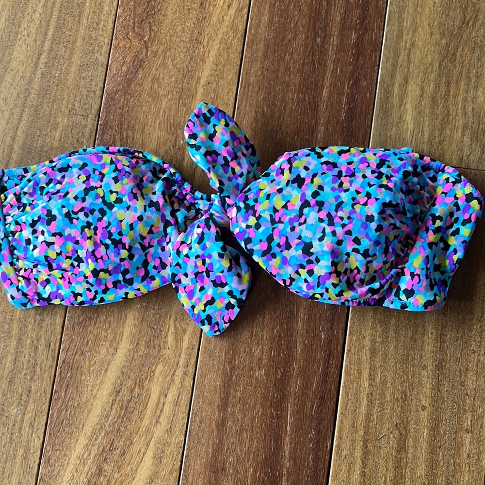 Victoria’s Secret Strapless Bikini Top 🎀